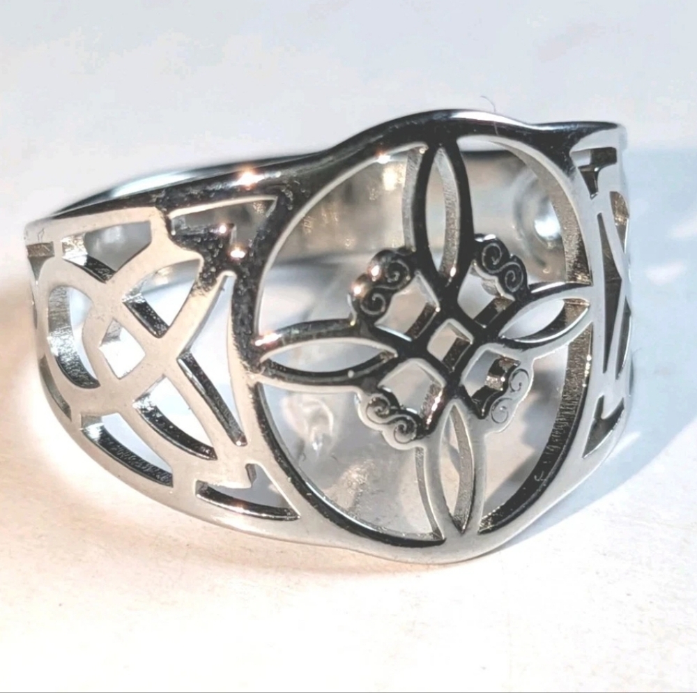 Witch Knot Silvery Stainless Steel Ring for Women Wiccan Cross Celtics Knot Sz 9